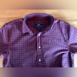 Vineyard Vines Button Down
Slim Fit Cooper Shirt Red and Blue